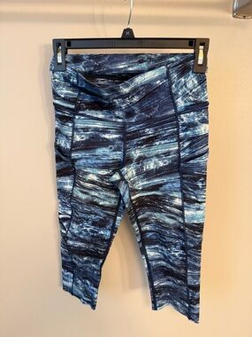 Lululemon Fast and Free leggings. Blue. Size 6